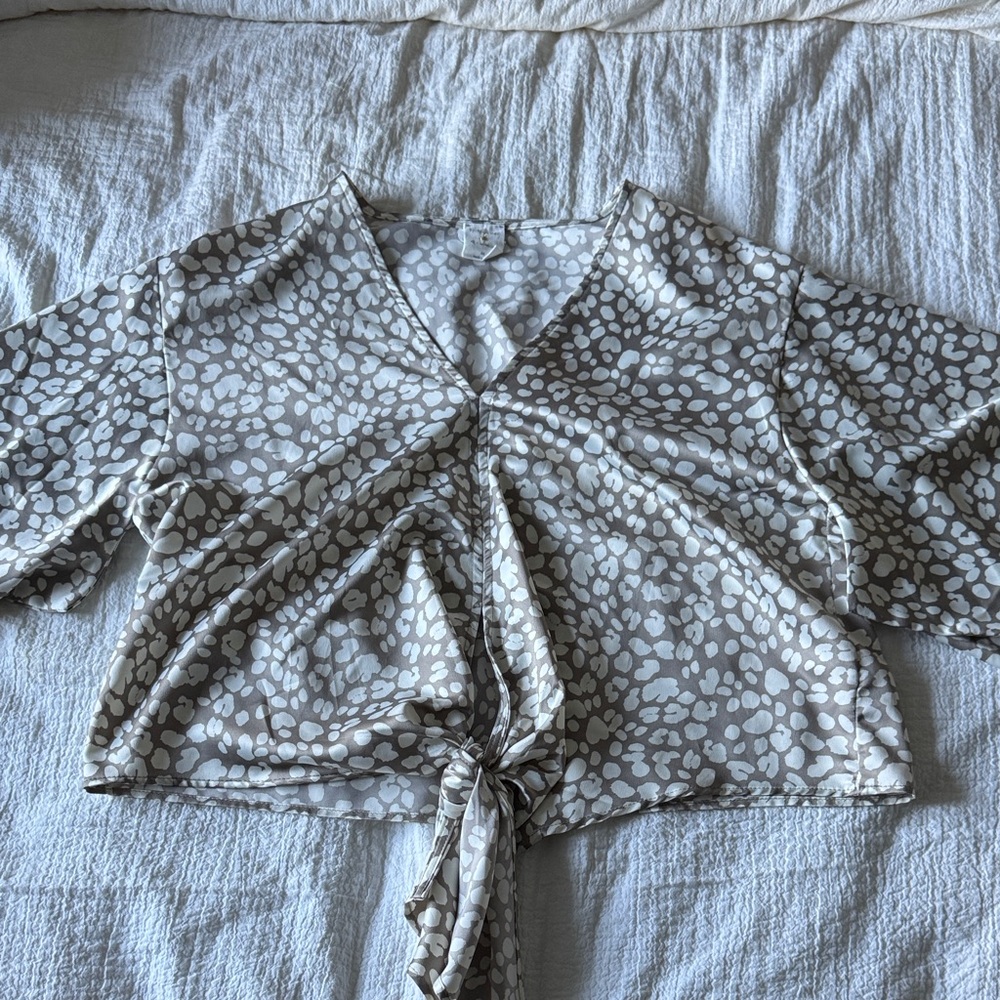 By Together Cream and Brown Patterned Tie-Front Blouse